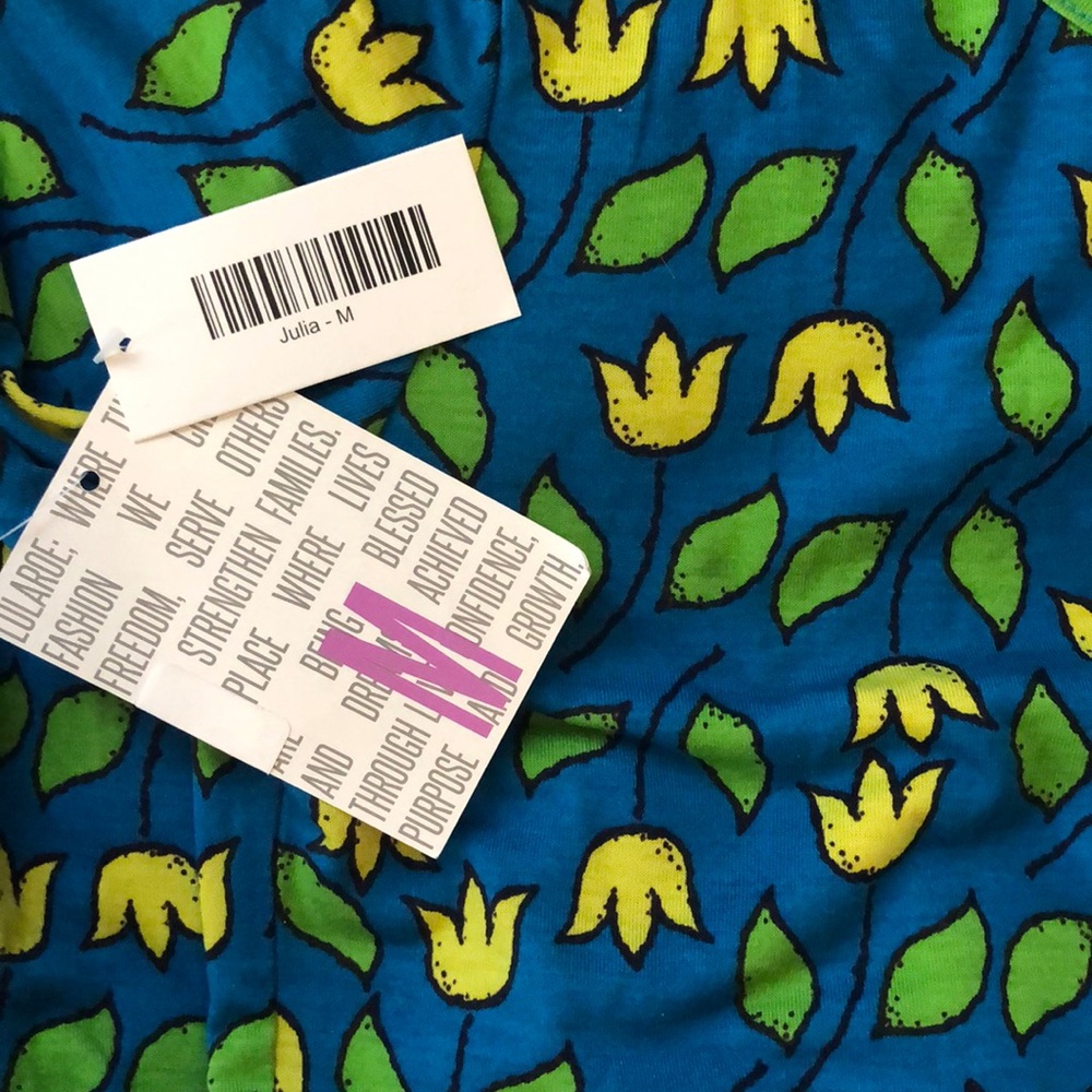 Medium LuLaRoe Julia dress
